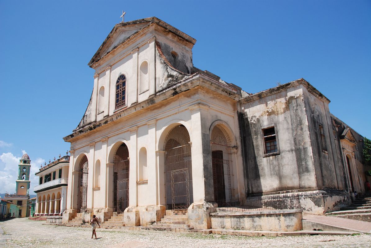 23 Cuba - Trinidad - Plaza Mayor - Iglesia Parroquial de la Santisima, Church of the Holy Trinity